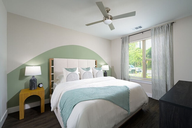 2BR, 2BA - 1,121SF (Type B1) - Primary Bedroom