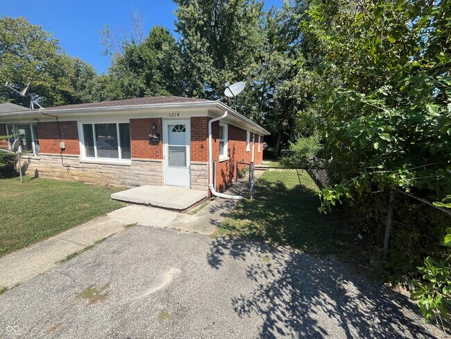 6214 Eastridge Dr