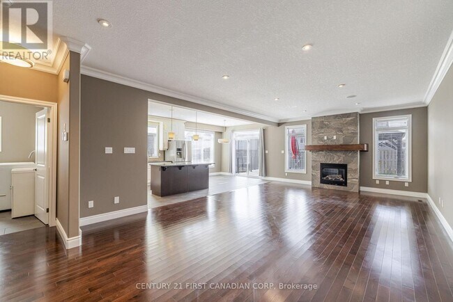 Photo - 1690 Beaverbrook Ave