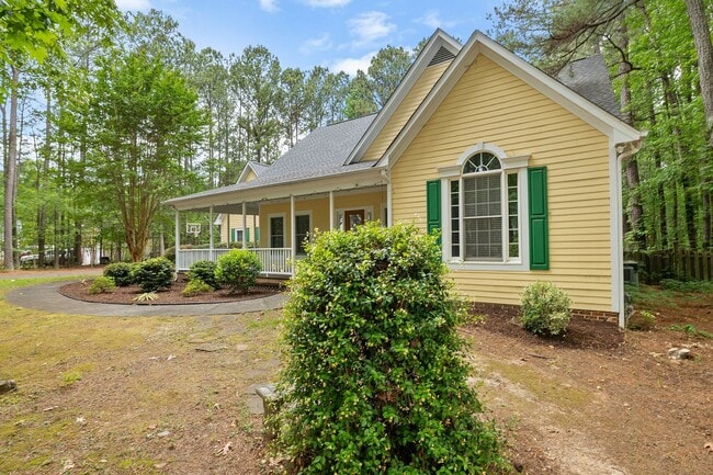 Photo - *Charming Farmhouse Style Retreat in Youngsville*
