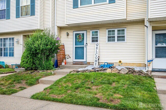 Photo - 822 Darlington Dr