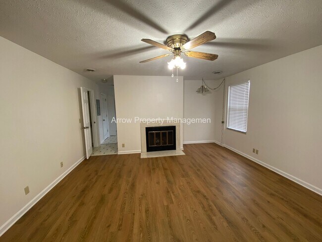 Photo - 2 Bedroom / 2.5 Bathroom / Amenities Include Pool & Tennis Courts / Assigned Parking / Minutes to...