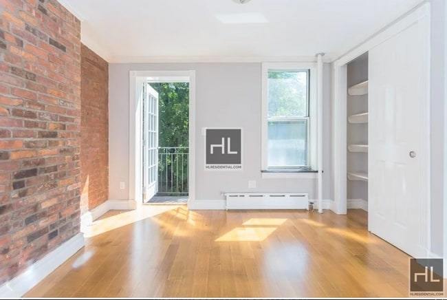 Building Photo - E 7TH ST. Unit 5E