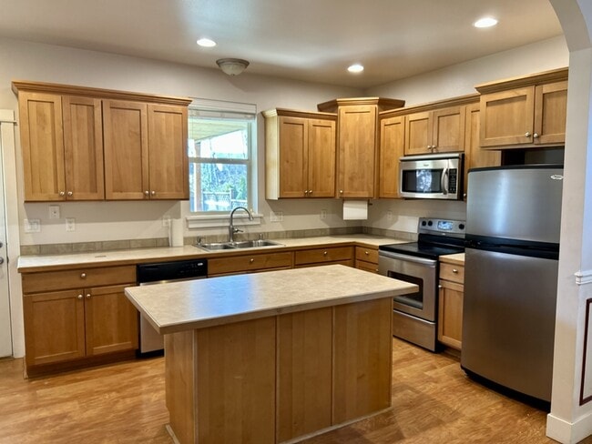 Photo - 8353 Grouse Cres Dr