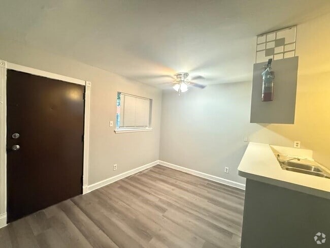 Building Photo - 6518 Sloan St Unit 1 Rental