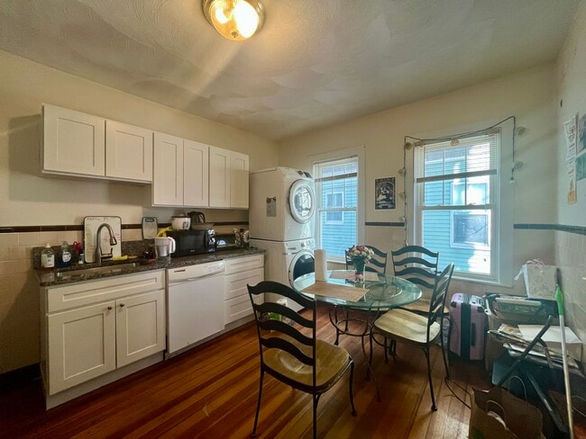 Photo - 30 Adams St Unidad 1