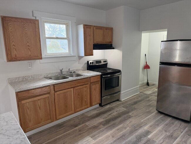 Photo - 1144 Adams St