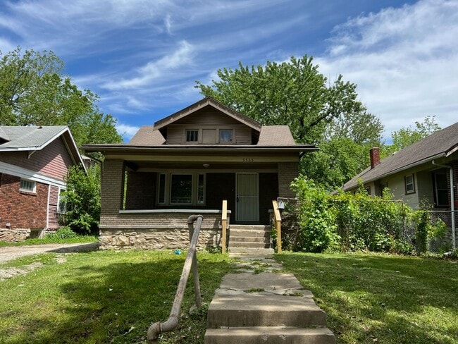 Building Photo - Beautiful 3 Br 1 Ba in Heart of KC MO