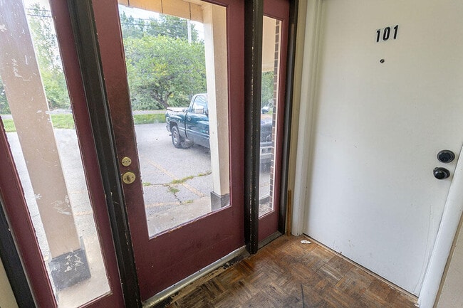 Photo - 2931 Northland Dr