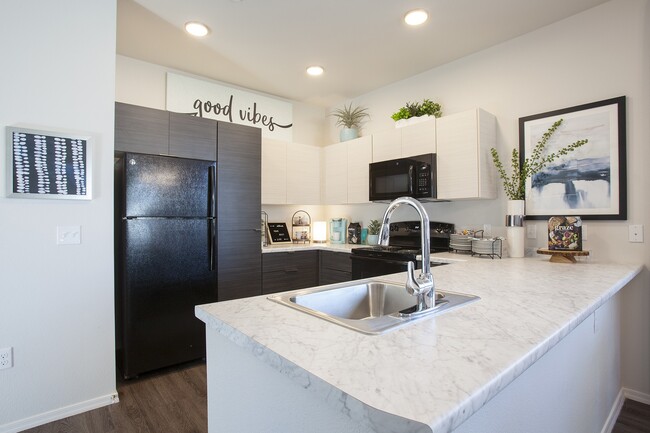 San Mateo Townhomes - San Mateo Townhomes