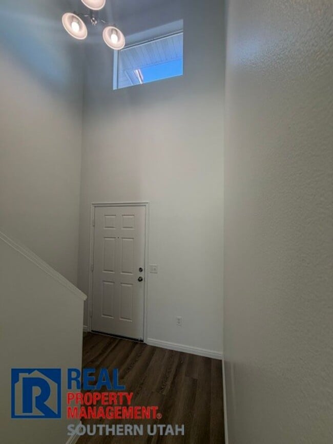 Photo - 794 N 195 W St