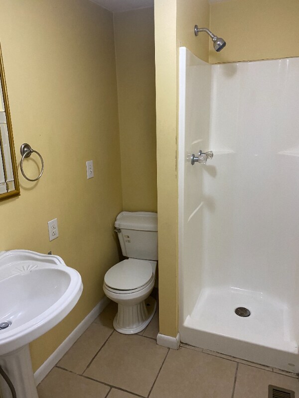 Photo - 128 South West End Boulevard