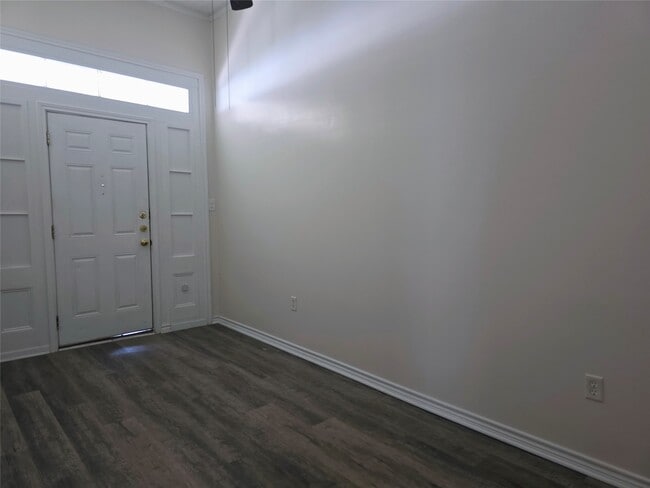 Photo - 601 W Washington Ave