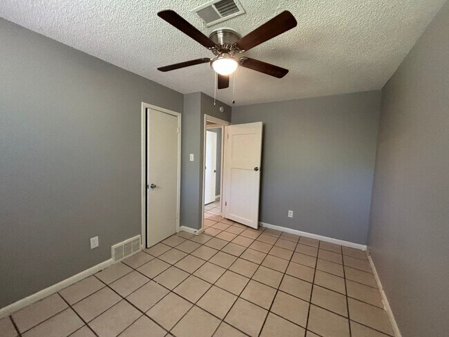 Photo - 5168 Corkwood Dr