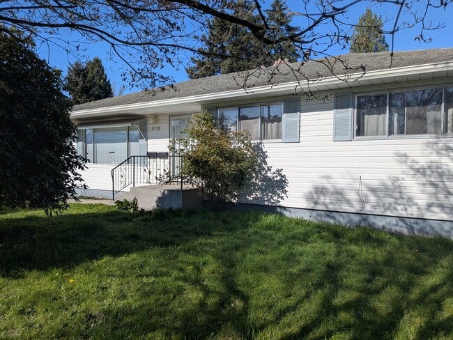 Photo - 9715 Carleton St