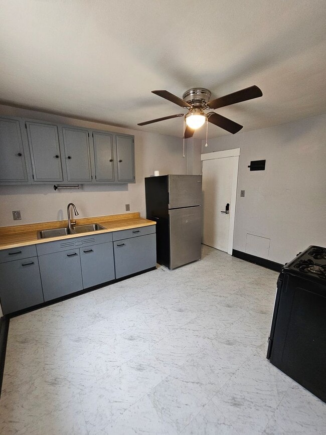 Photo - 48th,W.3664 Unit 3