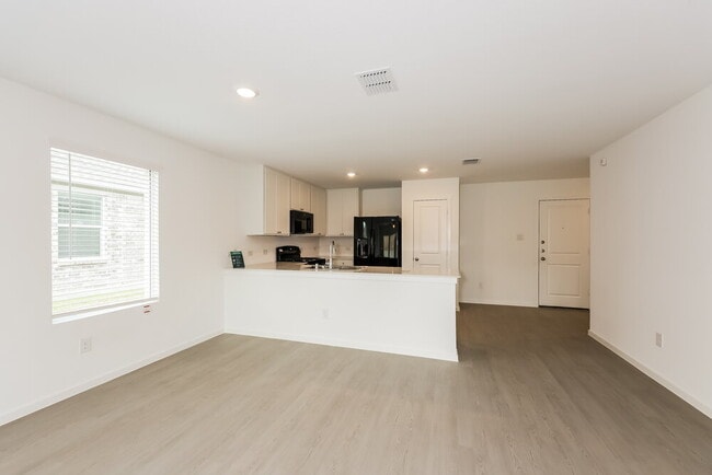 Photo - 101 Wild Rose Dr