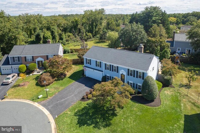 Photo - 1615 Spottsworth Way