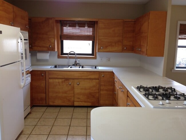 Photo - 2217 W 5th Ave