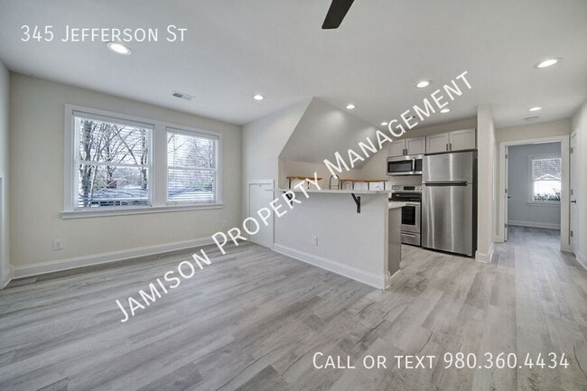 Photo - 345 Jefferson St