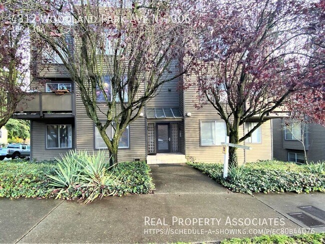 Building Photo - 4312 Woodland Park Ave N Unit 306
