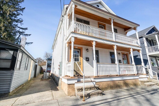 Building Photo - 53 Beekman St