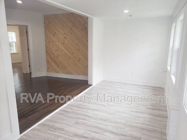 Photo - 13 W Berry St