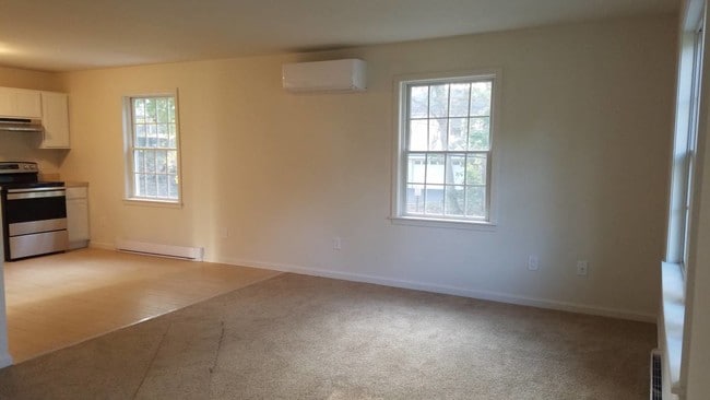 Living Room - 12 Robinson Ave Unit 1