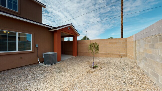 Photo - 1421 N Renaissance Blvd NE