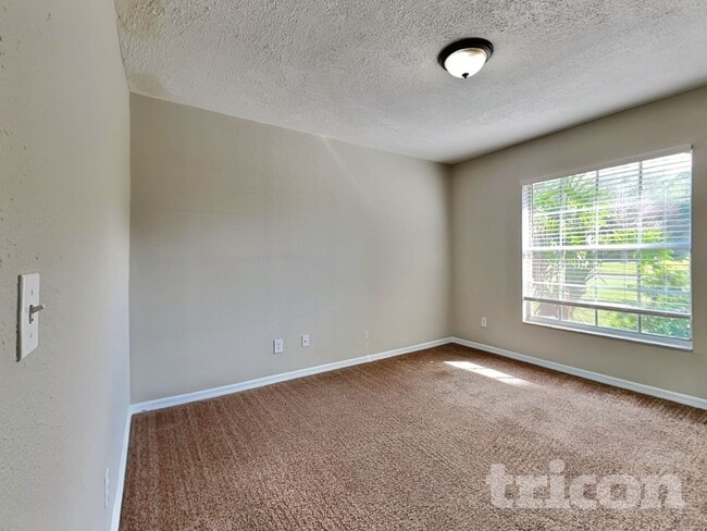 Photo - 1807 Waterman Dr