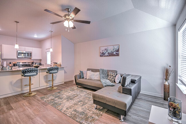 Photo - 5812 McGregor Loop Unidad 5812 B