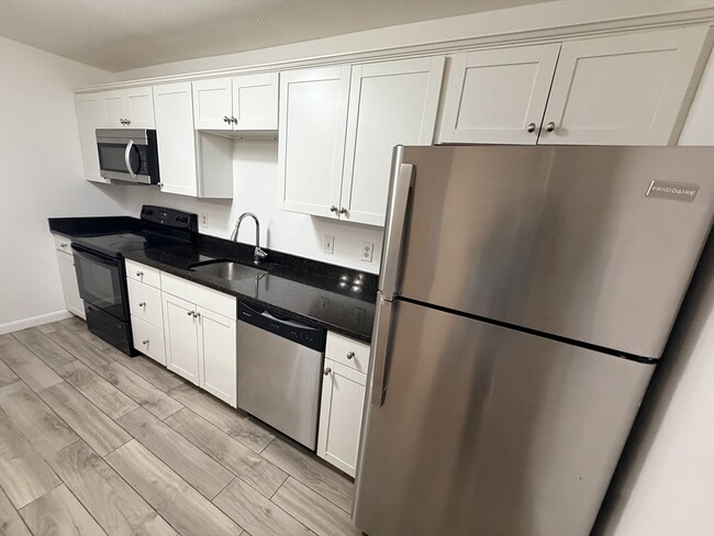 Photo - 270 Quarry St Unit 30
