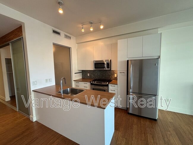 Photo - 218-1289 Ellis St