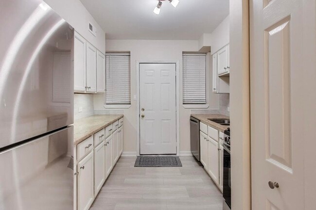 Photo - 1 W Oak Ave Unit C1