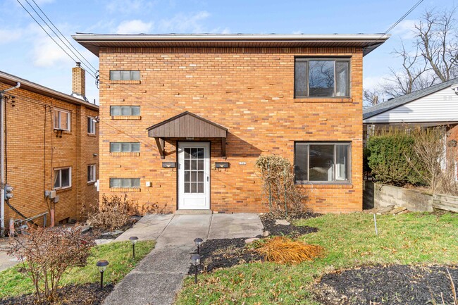 Building Photo - 6569 Rosemoor St Rental