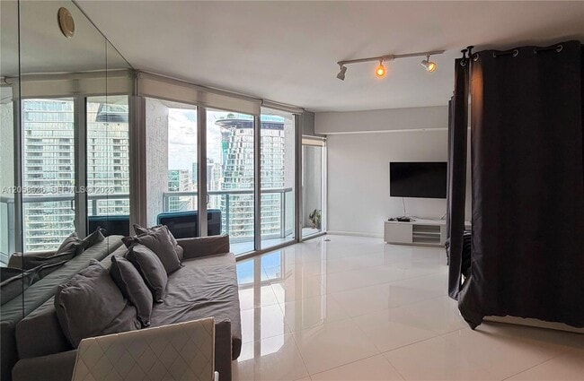 Building Photo - 475 Brickell Ave Unit 5008