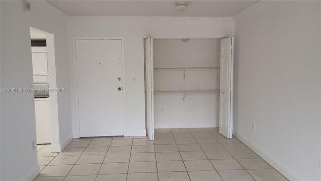 Photo - 8321 NW 7th St Unidad 1-206