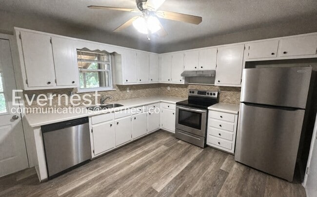Photo - 2445 Hampstead Dr