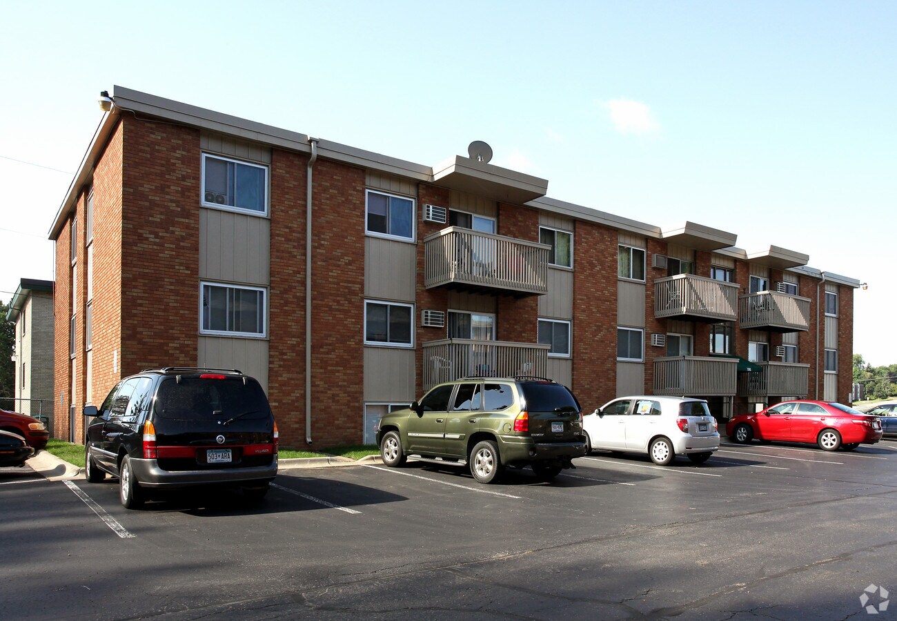 Parkview Apartments - Parkview Apartments