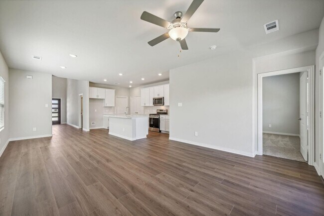 Photo - 706 Hemingway Ln