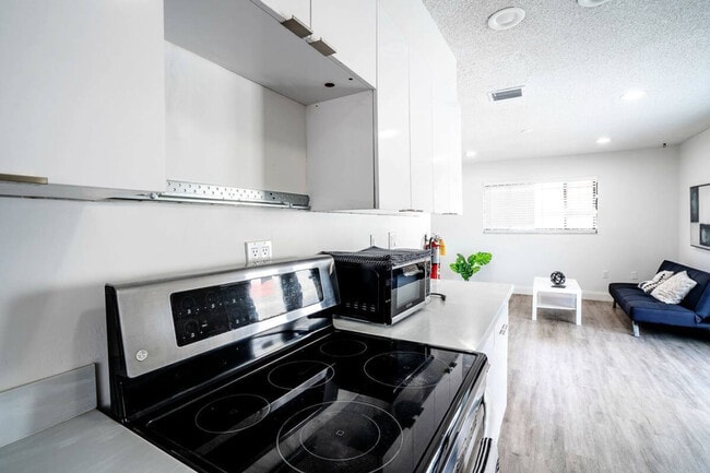 Photo - 470 SW 7th St Unit ID1056514P