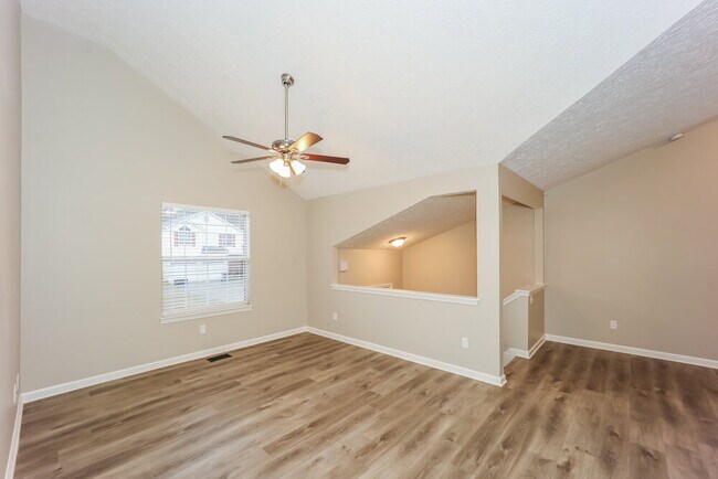 Photo - 1076 Hidden Brook Trail