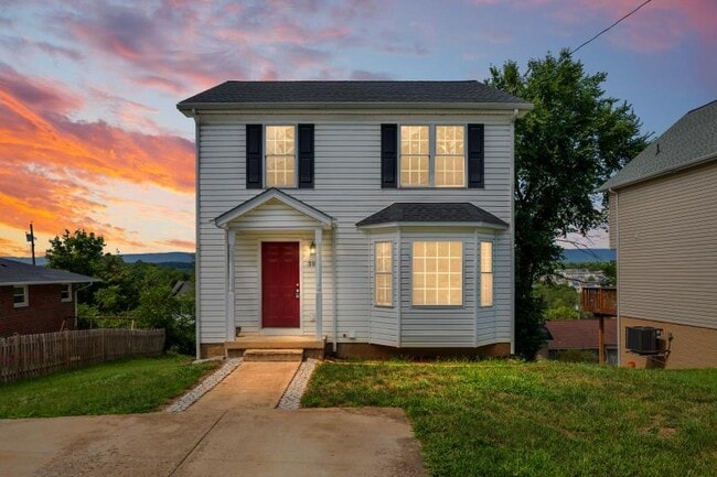 Building Photo - 395 Stonewall St