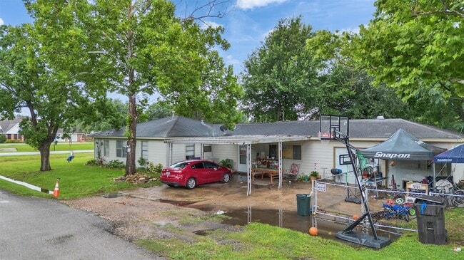 Photo - 815 Avenue G