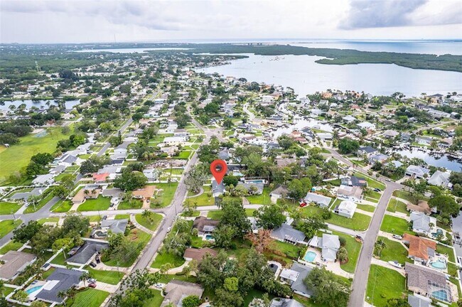 Photo - 5301 Venetian Blvd NE