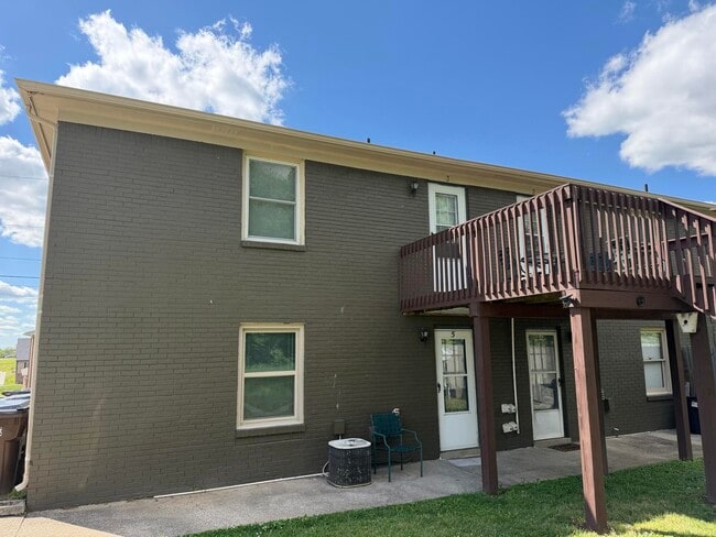 Building Photo - 329 Churchill Dr Unit 3