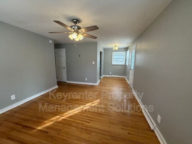 Photo - 221 River Rd