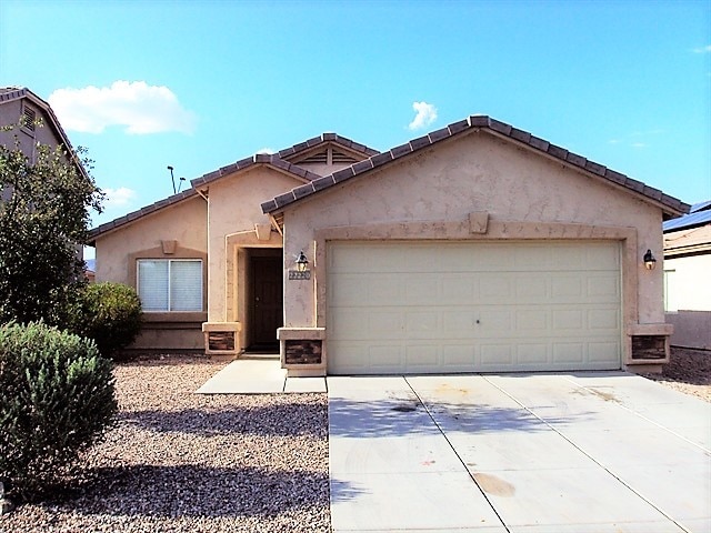 Building Photo - 22220 W Yavapai St