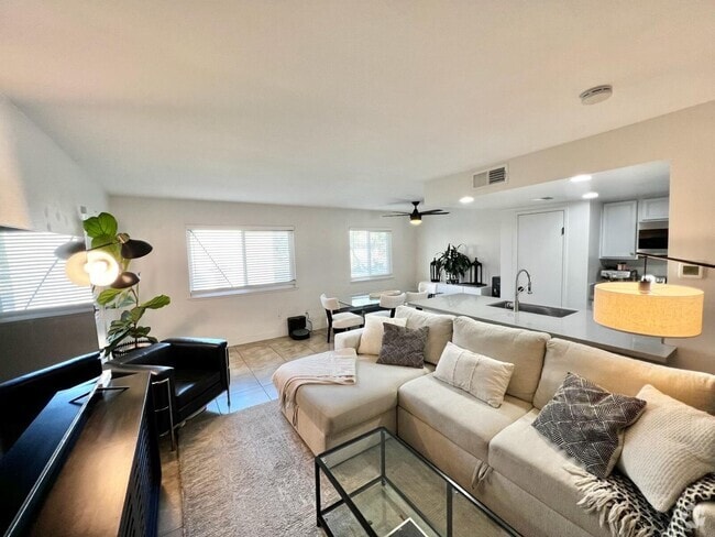 Building Photo - 72671 Eagle Rd Unit 3 Rental