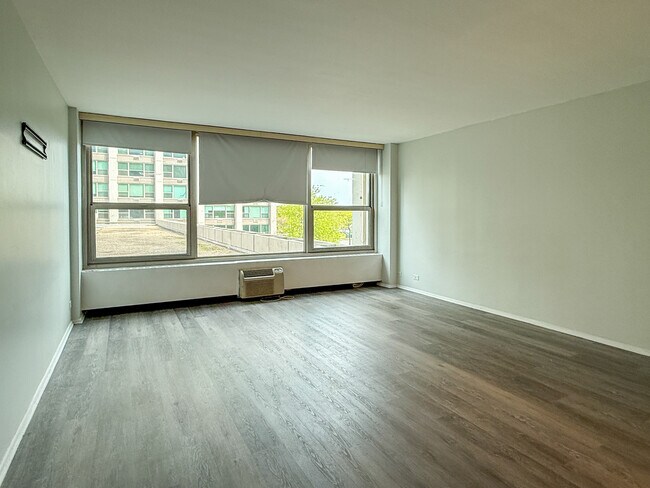 Photo - 3600 N Lake Shore Dr Unit 306